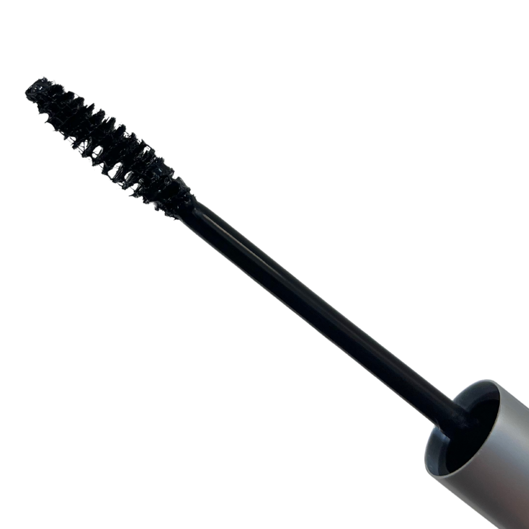 Growth serum-infused volumising mascara
